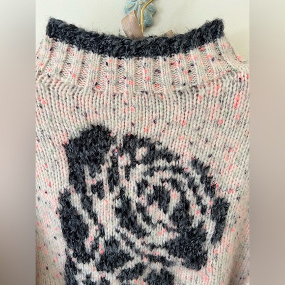 Urban Outfitters “Noelle” Embroidered Rose Knit Mock Neck Sweater 
Size: S
EUC - Picture 2 of 14